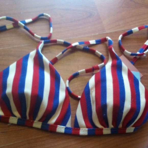 NWT!Shade & Shore Striped Bikini Top - Picture 1 of 6